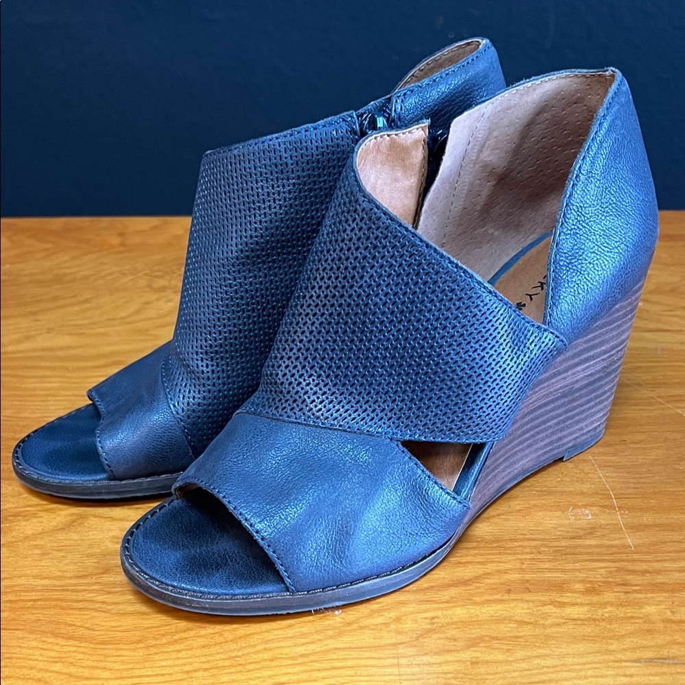 Lucky Brand Navy Blue Wedge Sandals